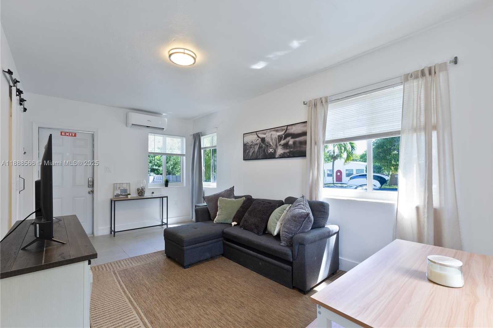 Small Image of 1625 FLETCHER STREET, Hollywood Number 26