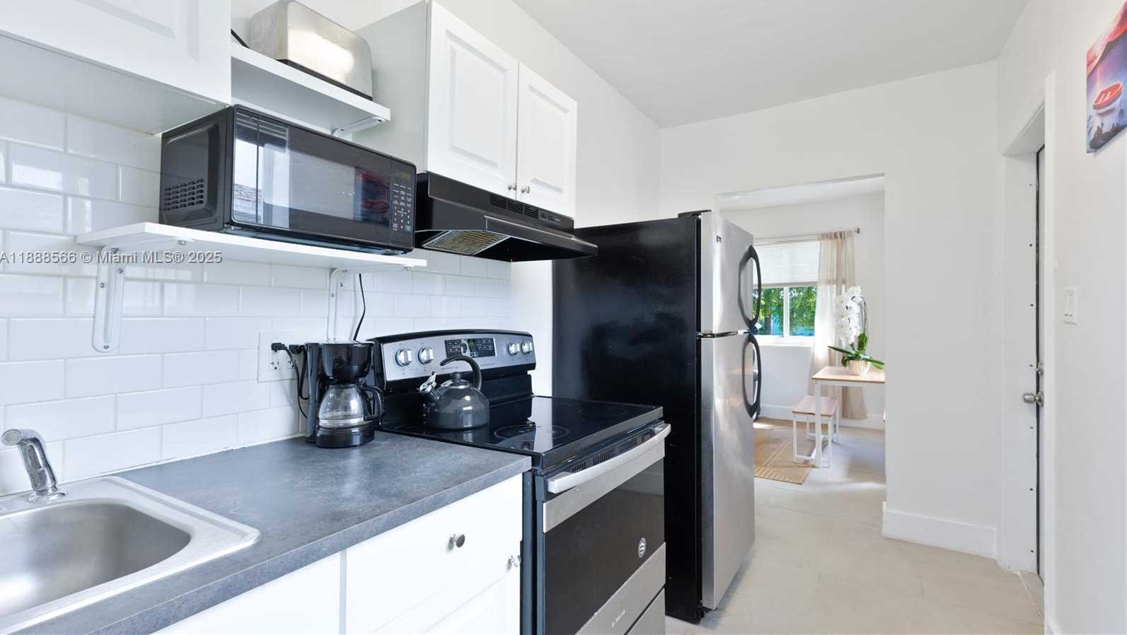 Small Image of 1625 FLETCHER STREET, Hollywood Number 28