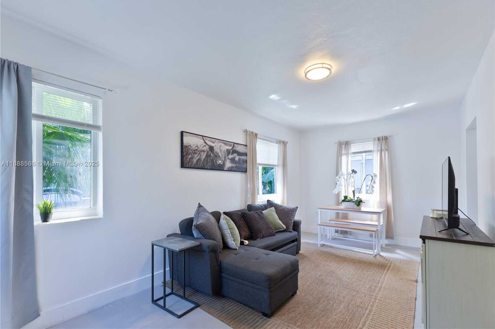 Small Image of 1625 FLETCHER STREET, Hollywood Number 29