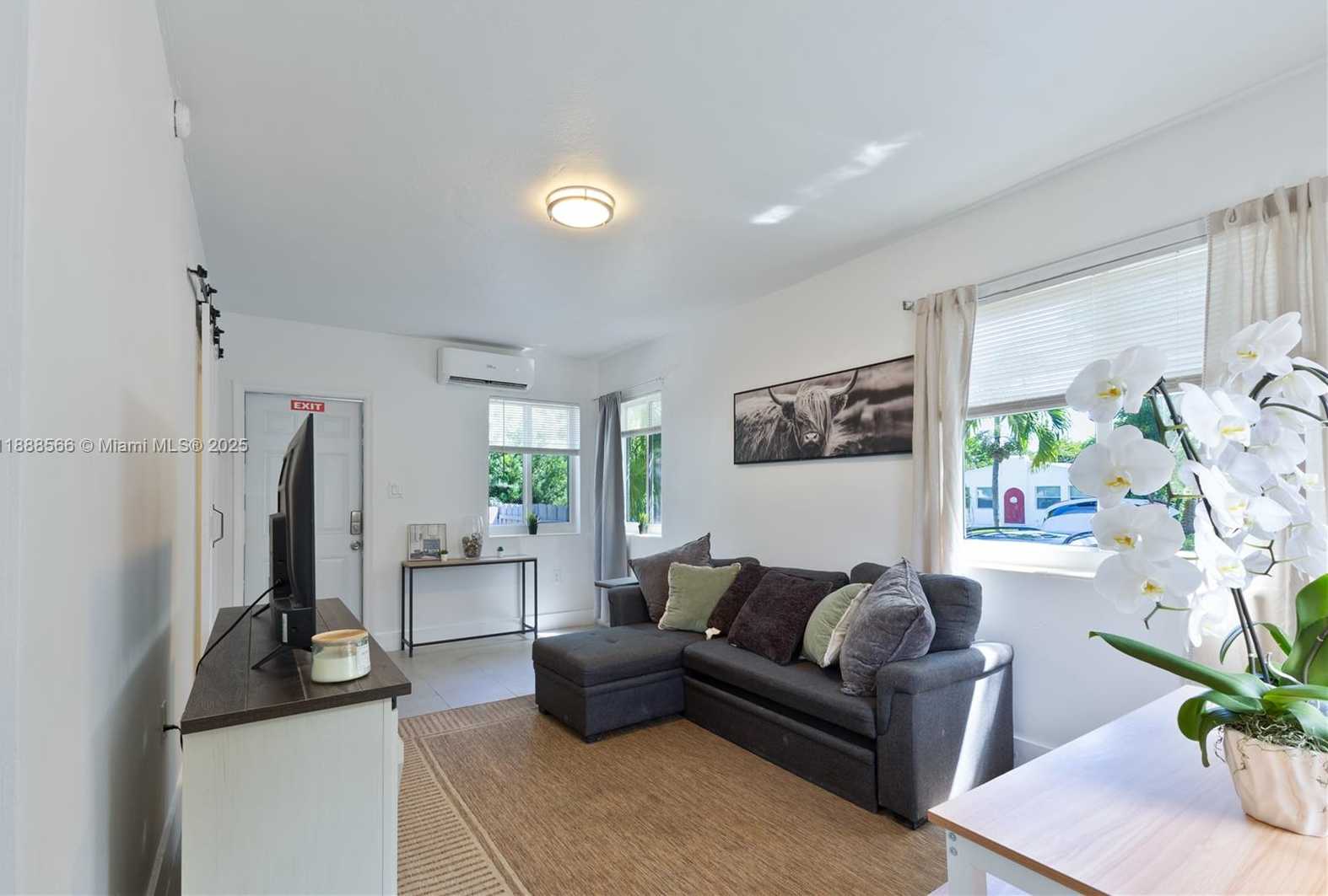 Small Image of 1625 FLETCHER STREET, Hollywood Number 30
