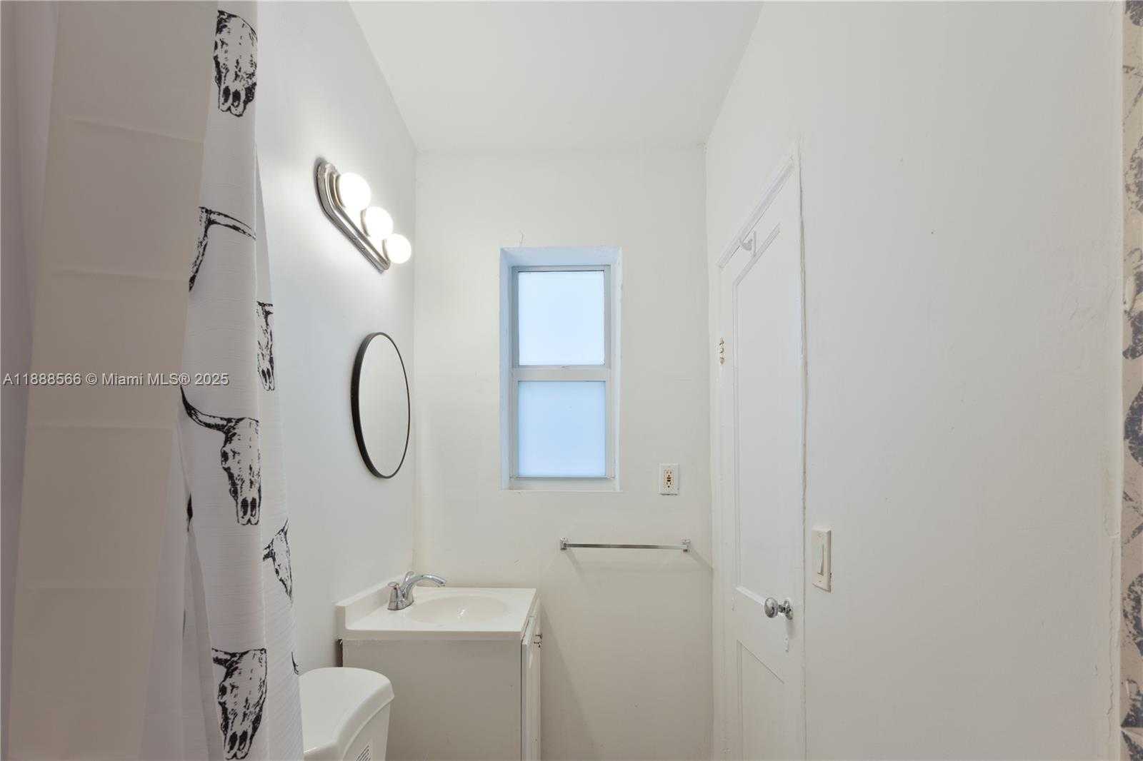 Small Image of 1625 FLETCHER STREET, Hollywood Number 35