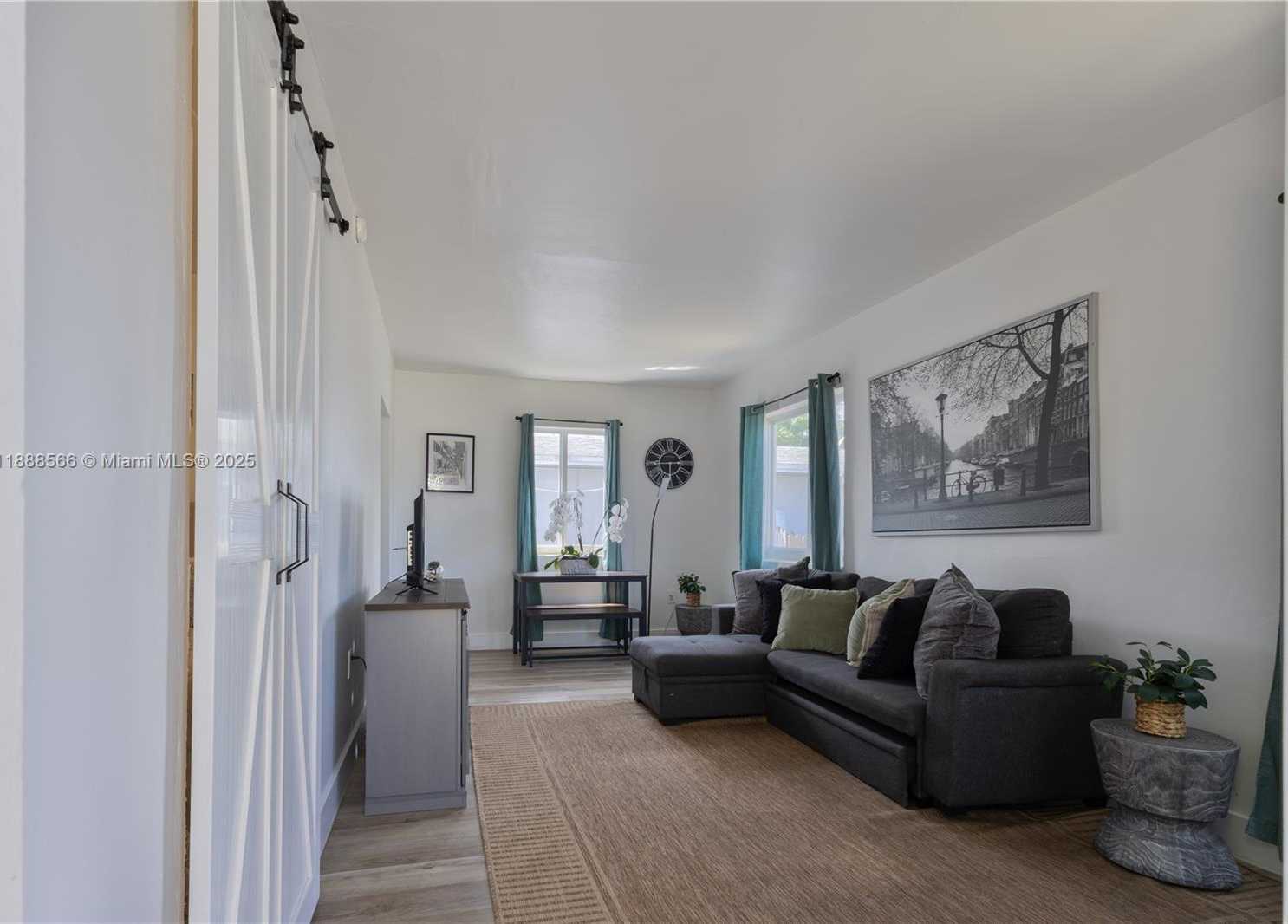 Small Image of 1625 FLETCHER STREET, Hollywood Number 39