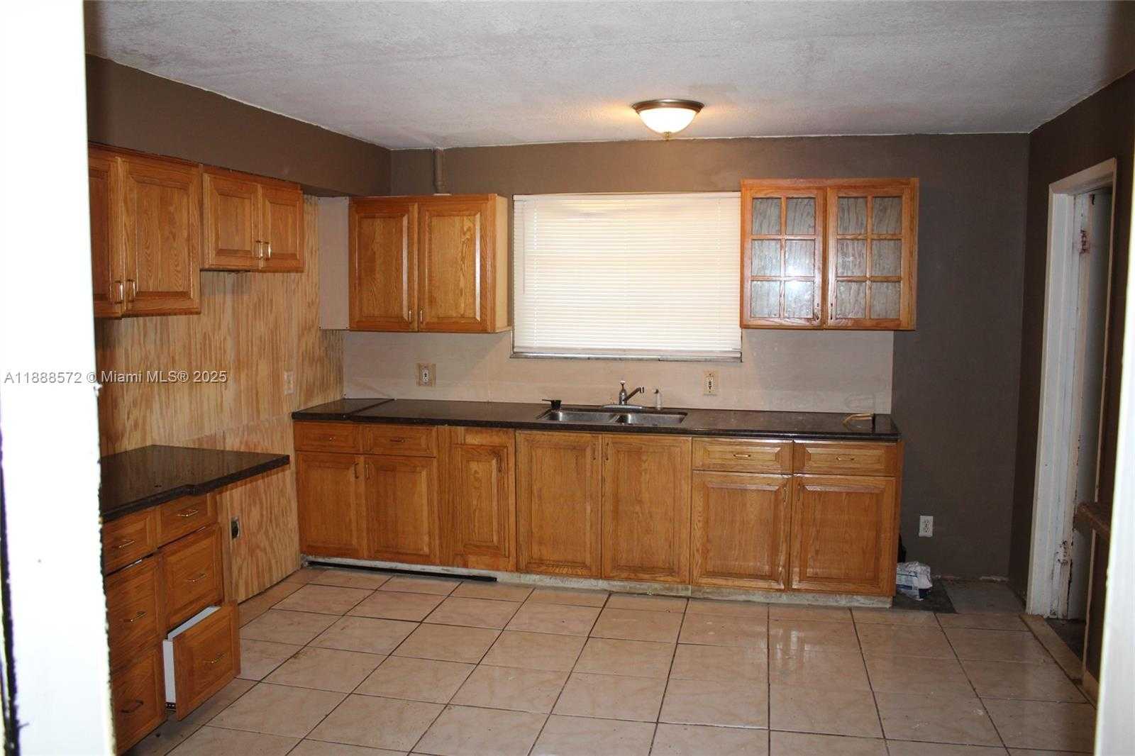 Small Image of 15121 SOUTH WEST 105TH CT, Miami Number 5