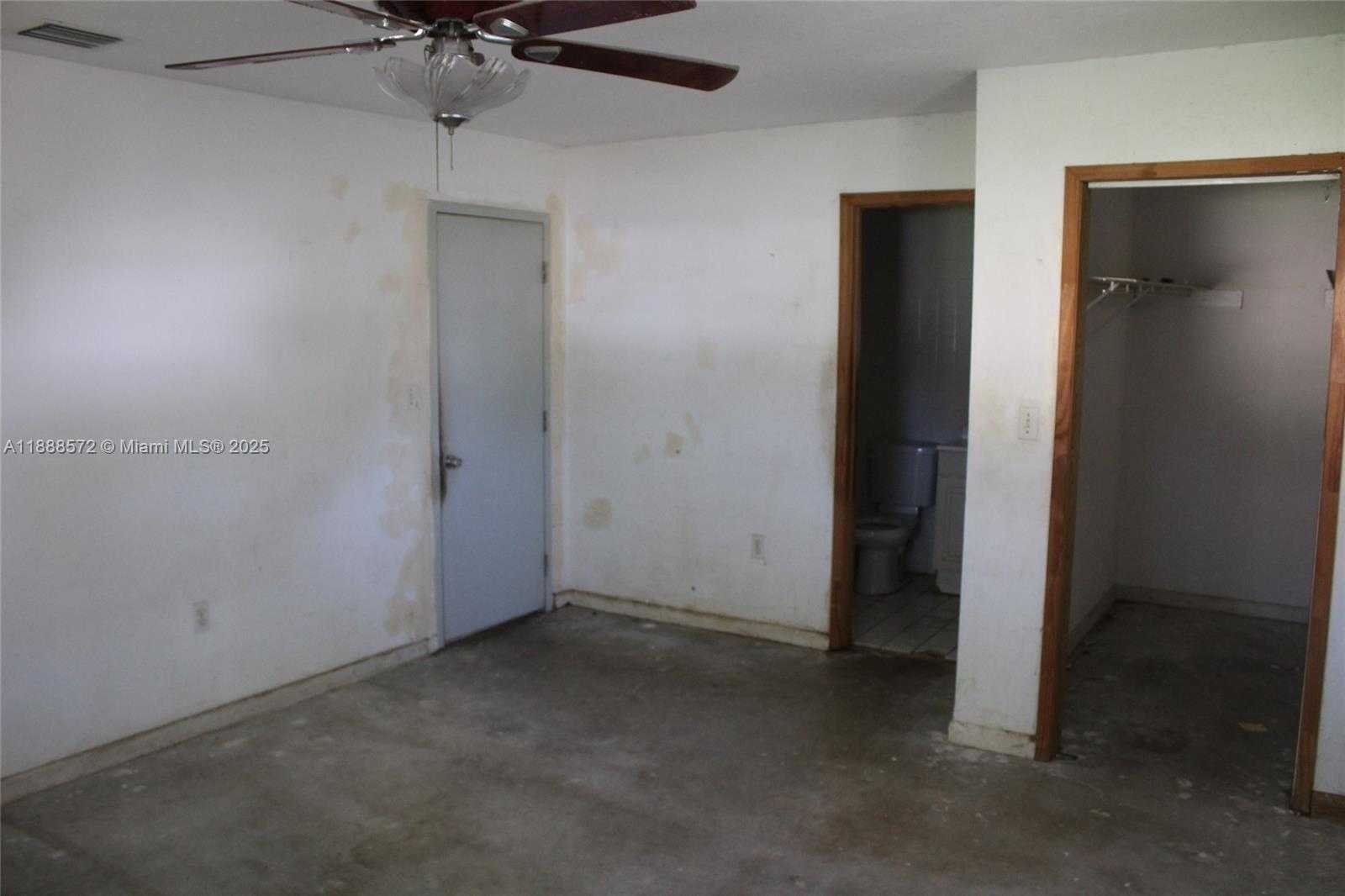 Small Image of 15121 SOUTH WEST 105TH CT, Miami Number 6