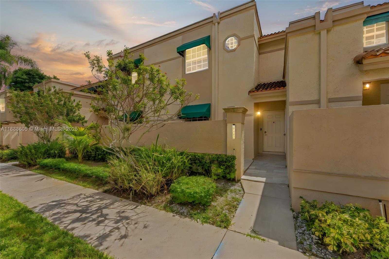 Small Image of 6534 VIA REGINA, Boca Raton Number 2