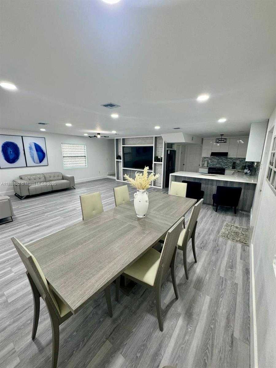 Small Image of 20 EAGLE DR, Key Largo Number 14