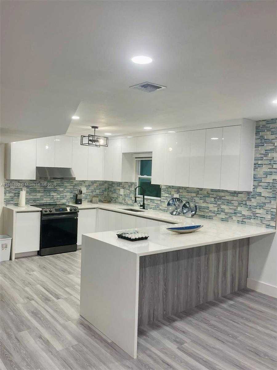 Small Image of 20 EAGLE DR, Key Largo Number 17