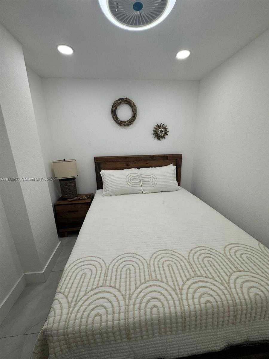 Small Image of 20 EAGLE DR, Key Largo Number 26