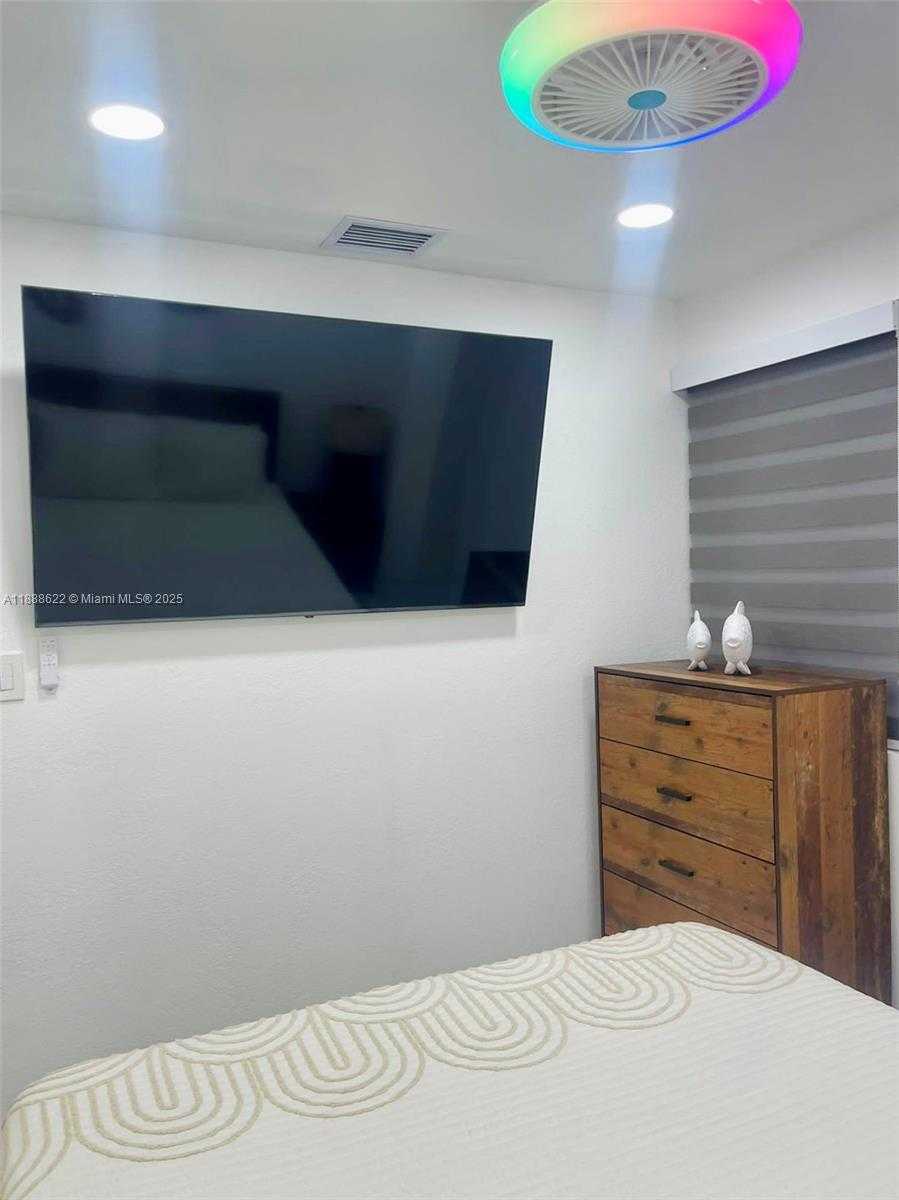 Small Image of 20 EAGLE DR, Key Largo Number 27
