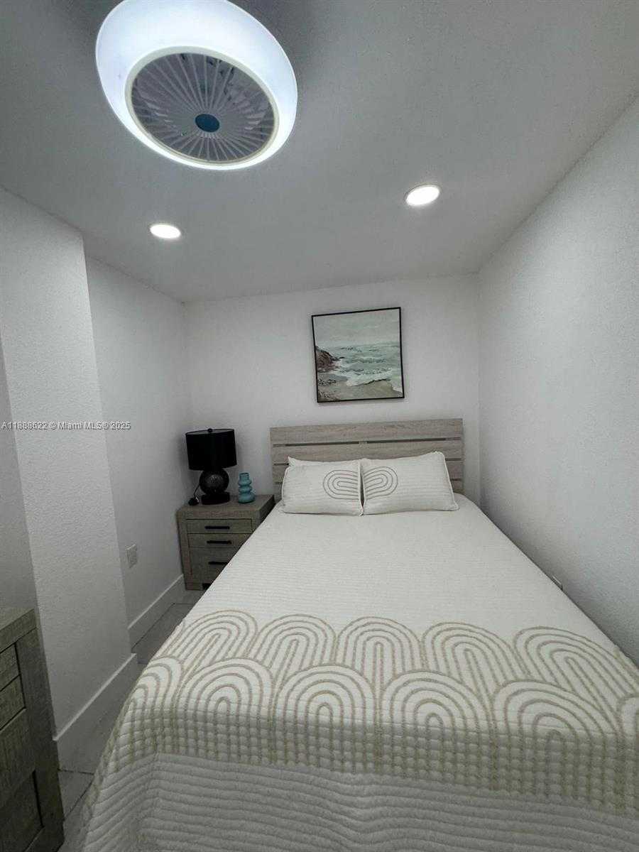 Small Image of 20 EAGLE DR, Key Largo Number 28