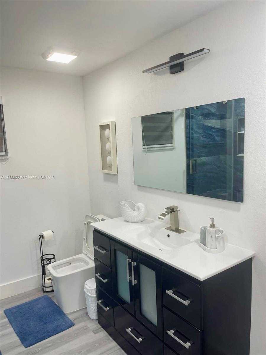 Small Image of 20 EAGLE DR, Key Largo Number 38
