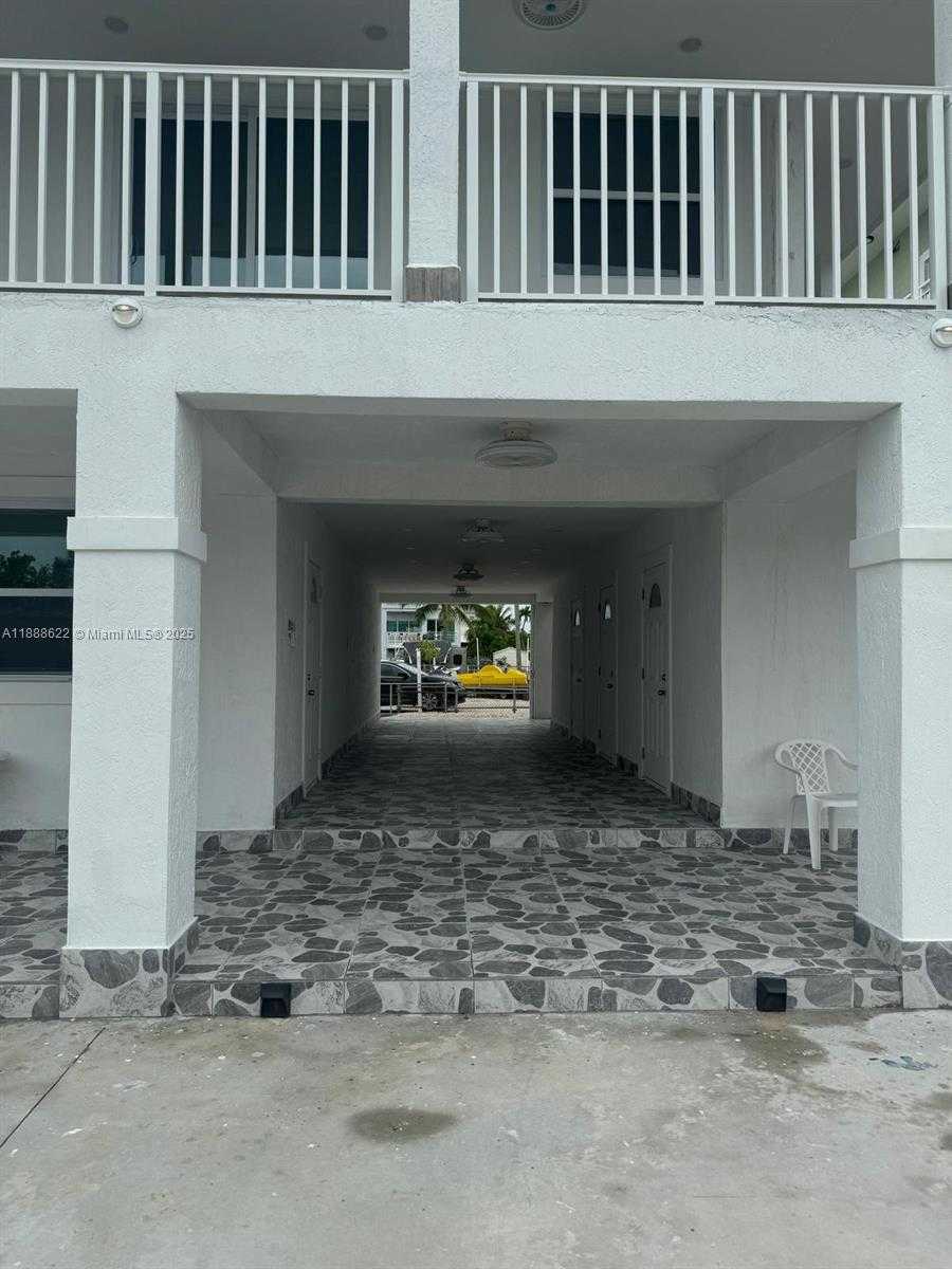 Small Image of 20 EAGLE DR, Key Largo Number 4