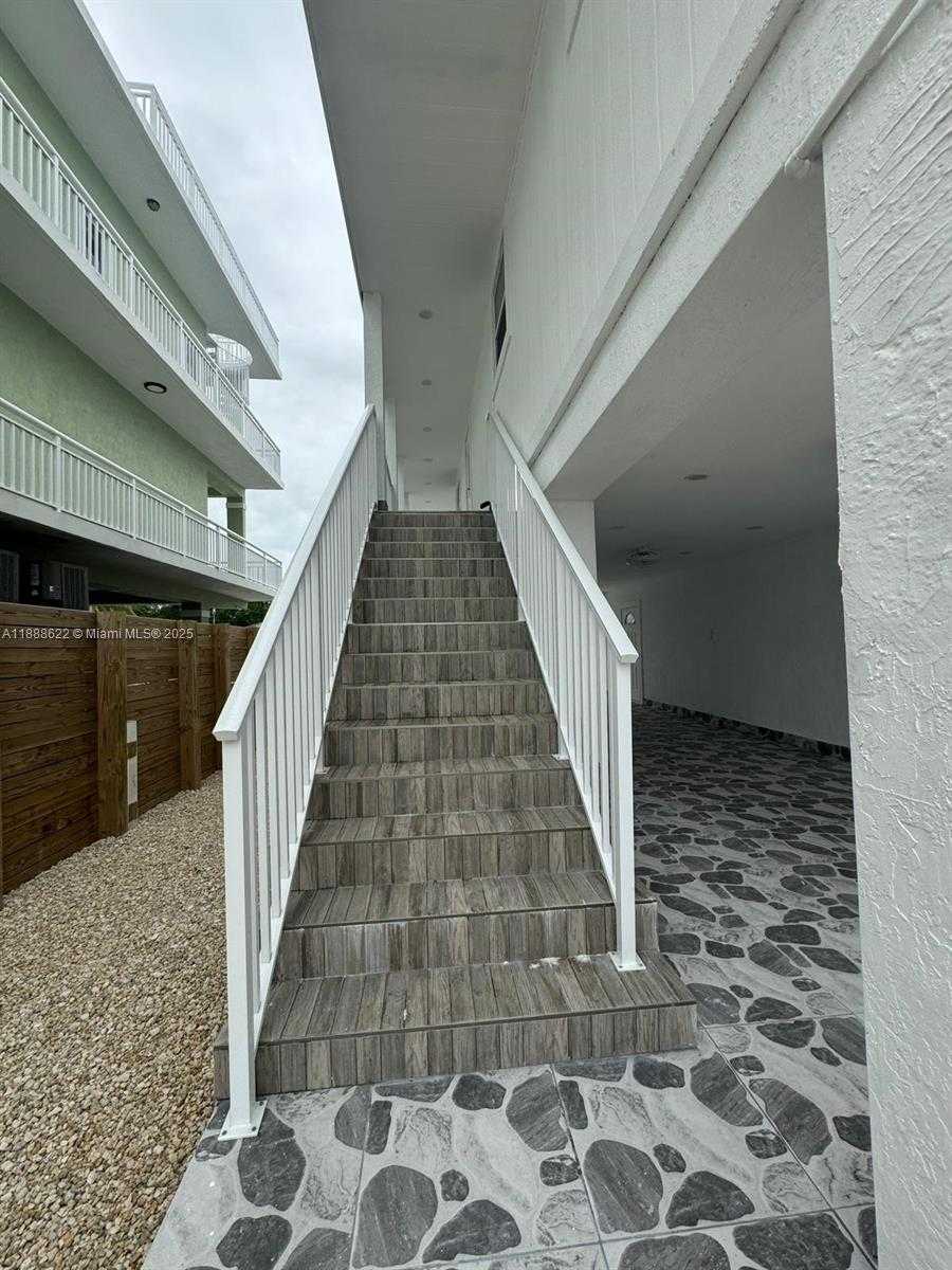 Small Image of 20 EAGLE DR, Key Largo Number 7