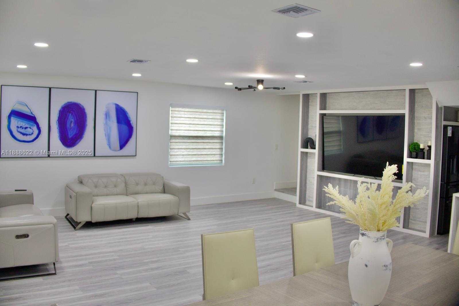 Small Image of 20 EAGLE DR, Key Largo Number 9