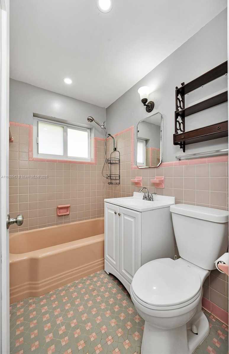 Small Image of 824 NORTH EAST 17TH CT, Fort Lauderdale Number 16