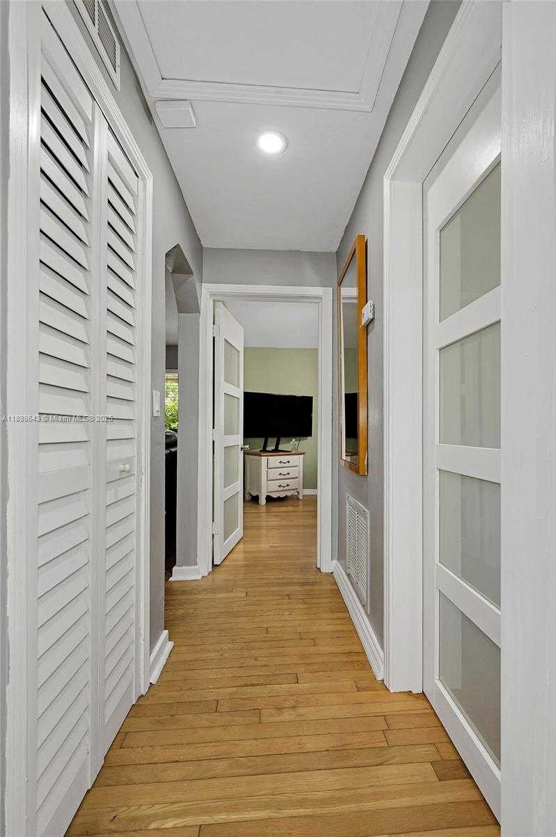 Small Image of 824 NORTH EAST 17TH CT, Fort Lauderdale Number 17