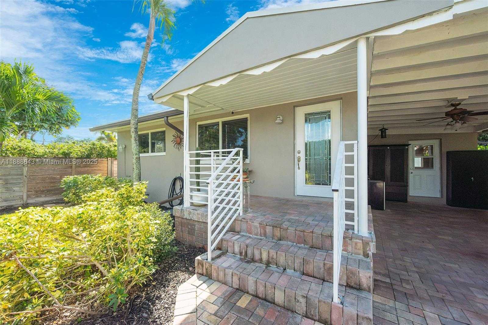 Small Image of 824 NORTH EAST 17TH CT, Fort Lauderdale Number 2