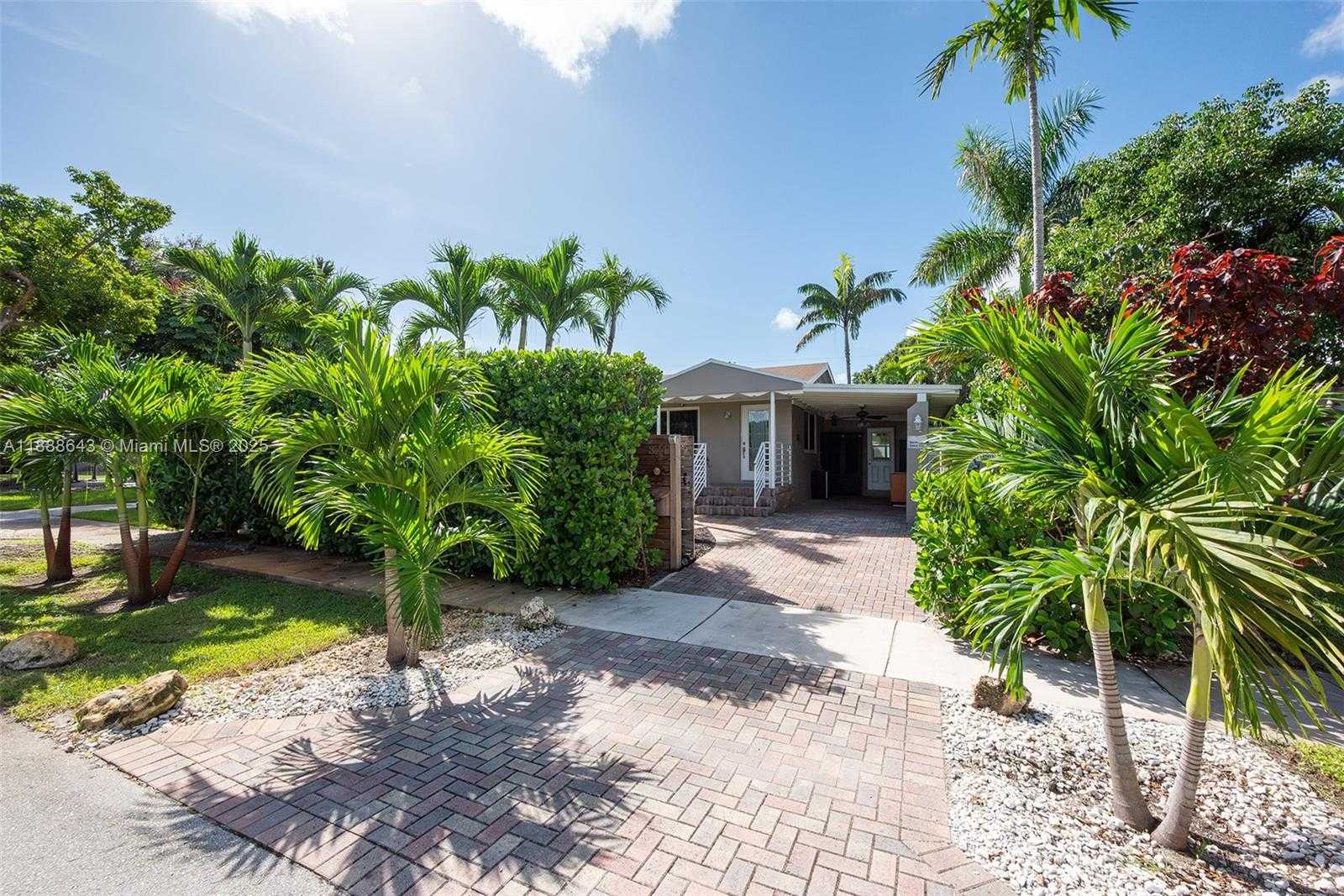 Small Image of 824 NORTH EAST 17TH CT, Fort Lauderdale Number 3