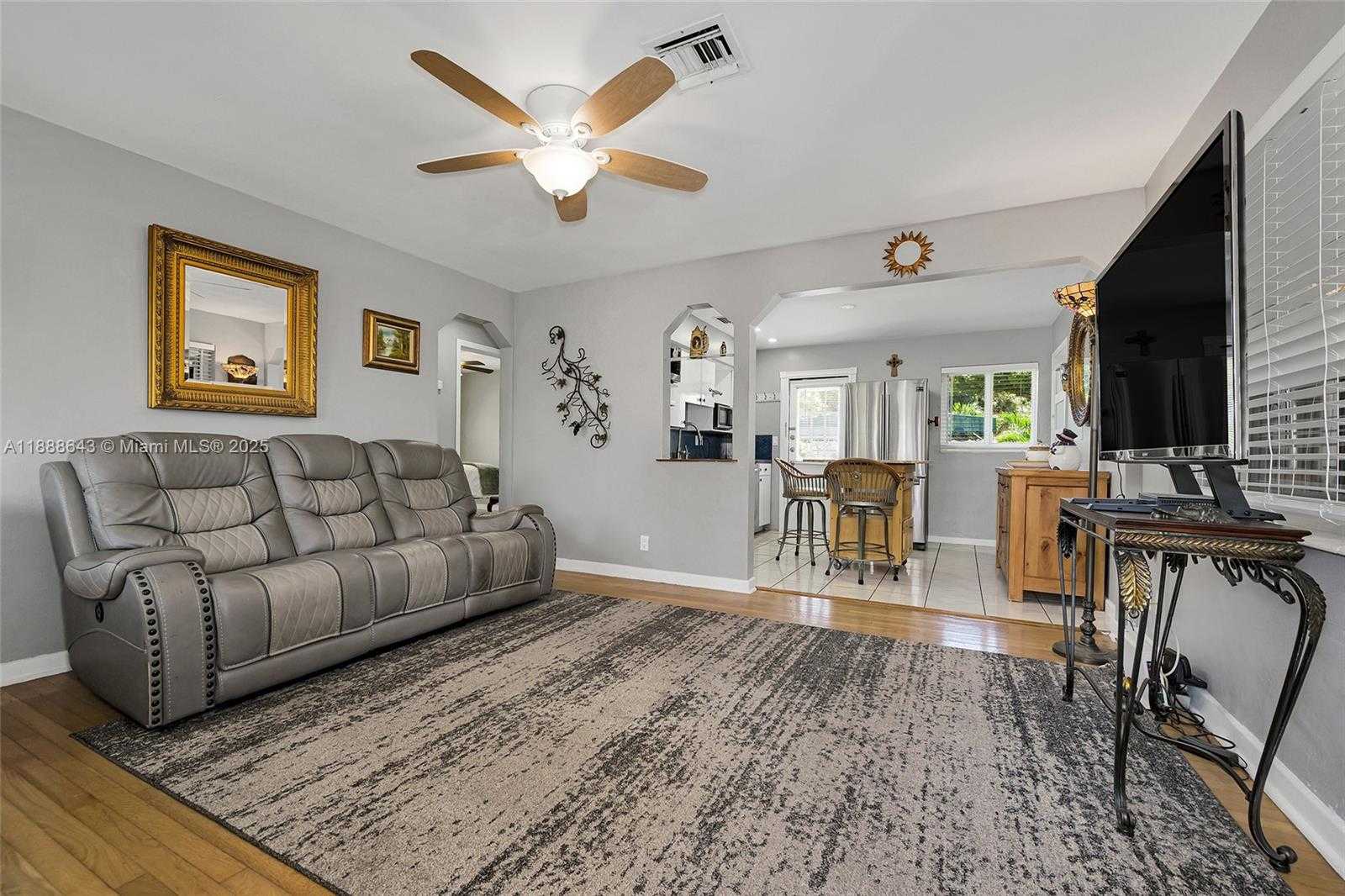 Small Image of 824 NORTH EAST 17TH CT, Fort Lauderdale Number 5