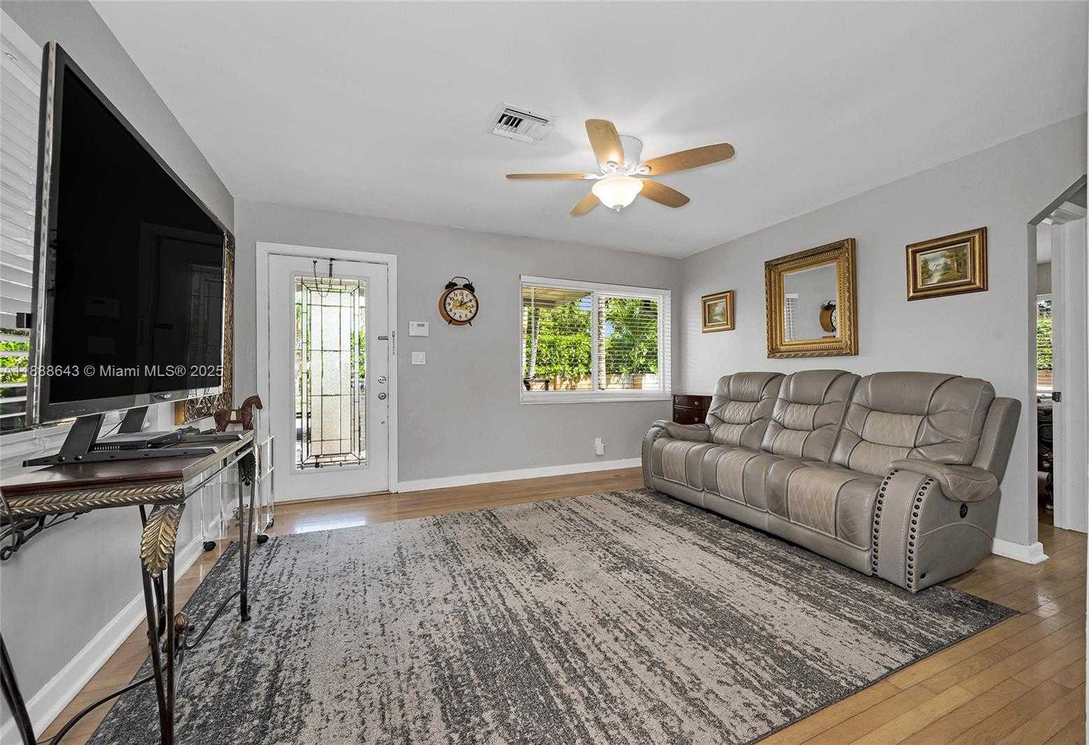 Small Image of 824 NORTH EAST 17TH CT, Fort Lauderdale Number 7