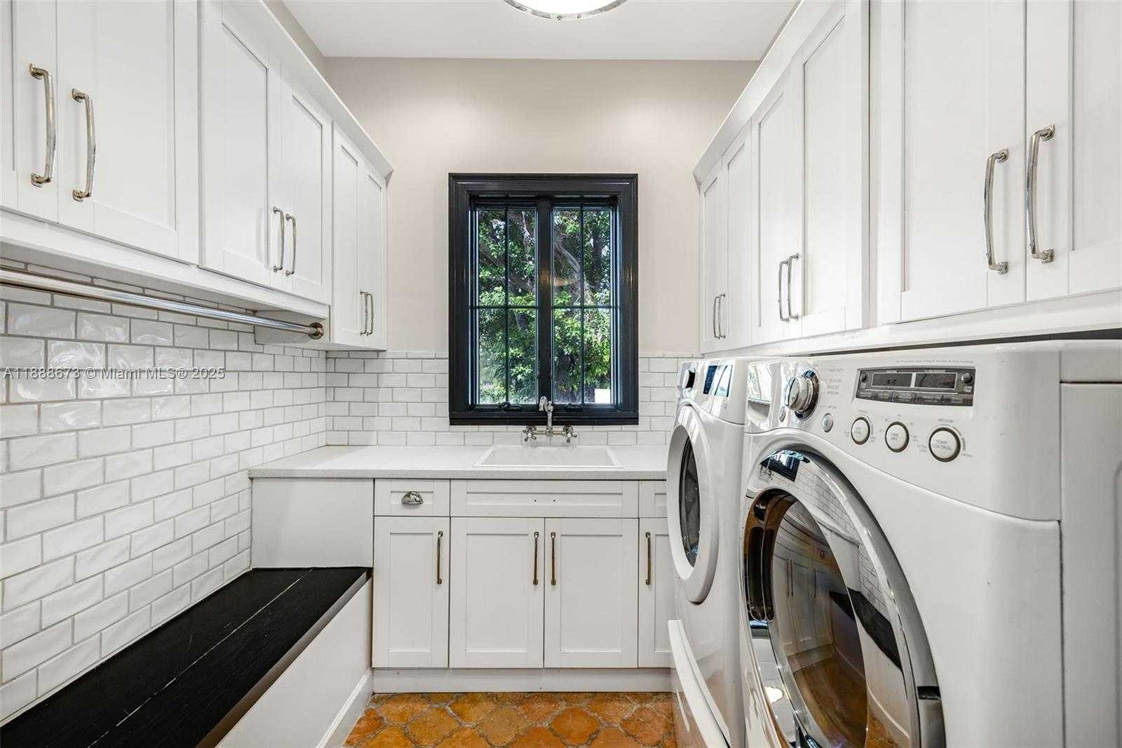 Small Image of 9815 SOUTH WEST 114TH ST, Miami Number 25