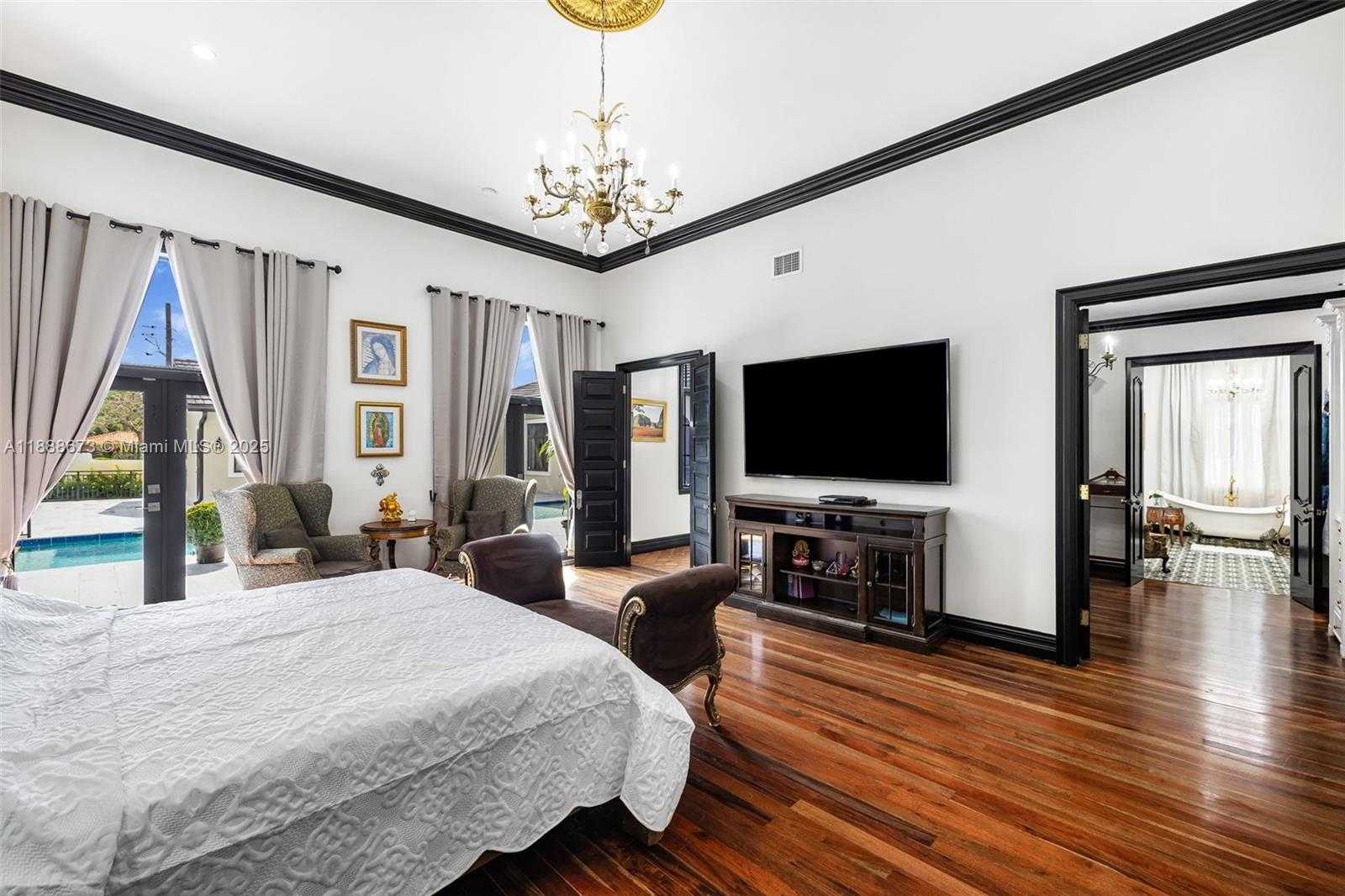 Small Image of 9815 SOUTH WEST 114TH ST, Miami Number 28