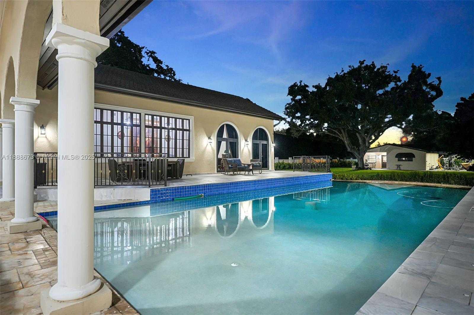 Small Image of 9815 SOUTH WEST 114TH ST, Miami Number 37