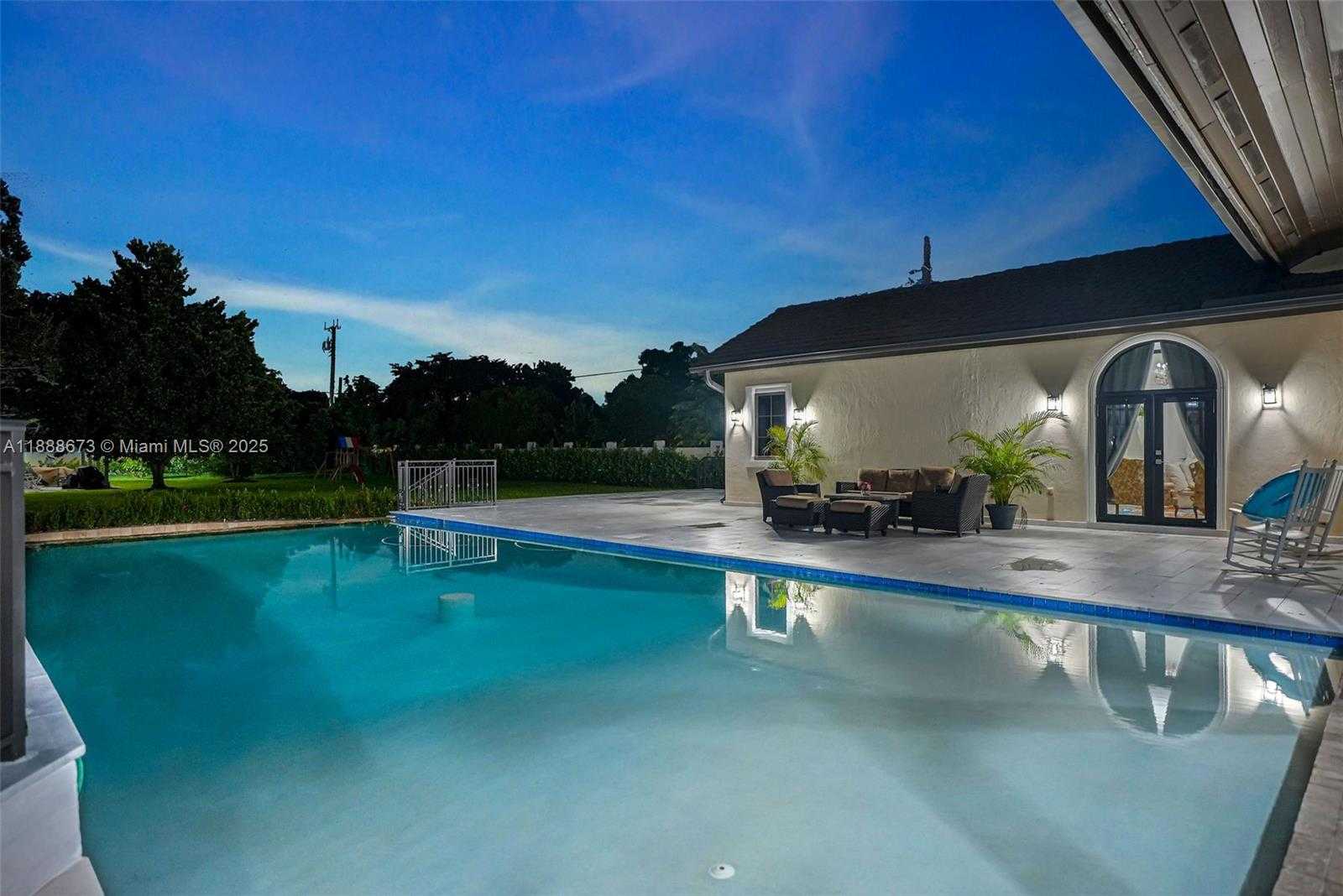 Small Image of 9815 SOUTH WEST 114TH ST, Miami Number 38