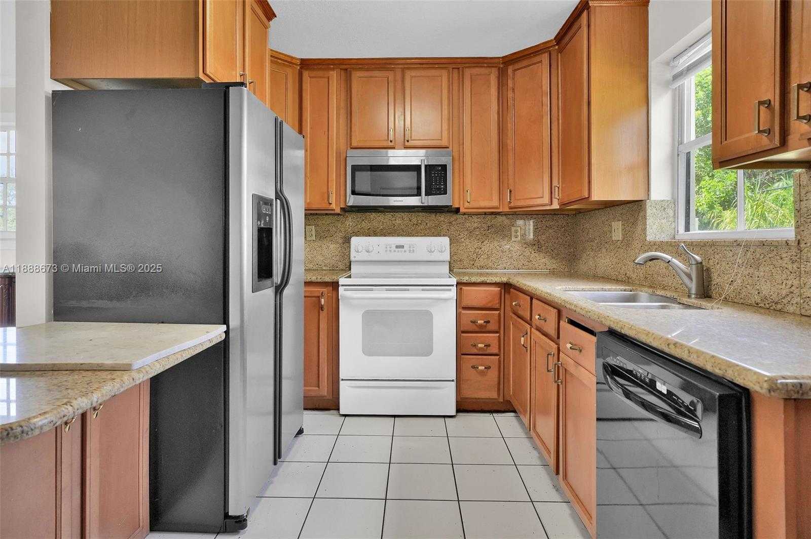 Small Image of 9815 SOUTH WEST 114TH ST, Miami Number 49