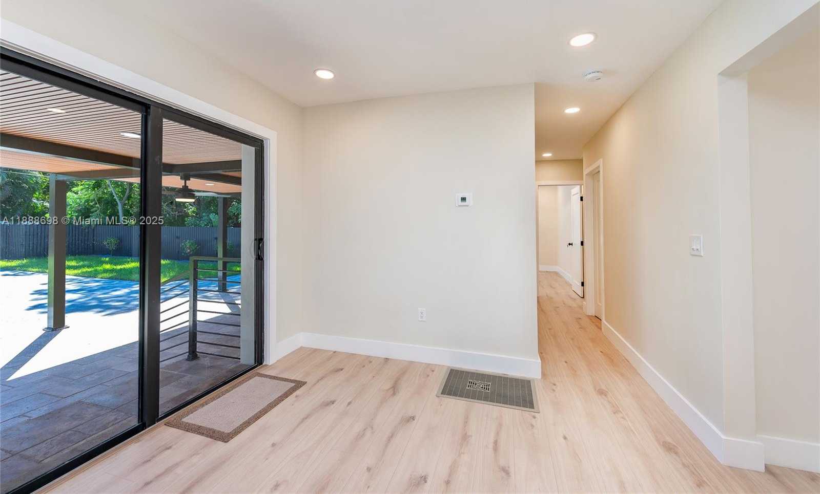 Small Image of 625 MILLER DR, Miami Springs Number 14
