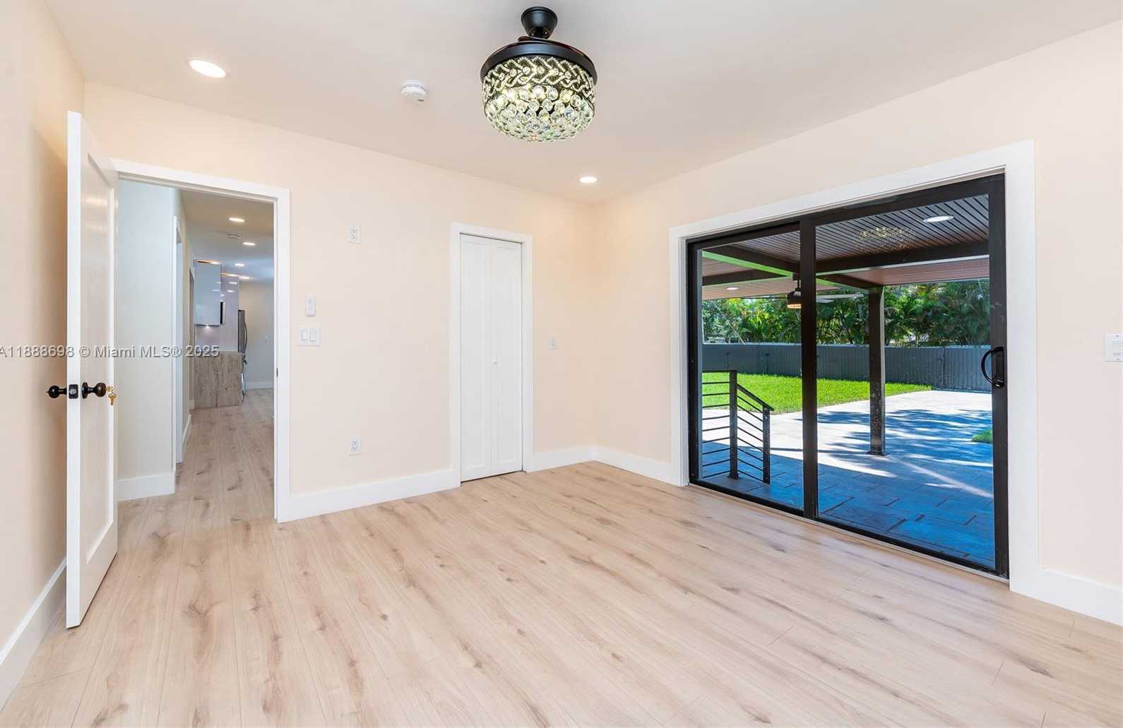 Small Image of 625 MILLER DR, Miami Springs Number 15