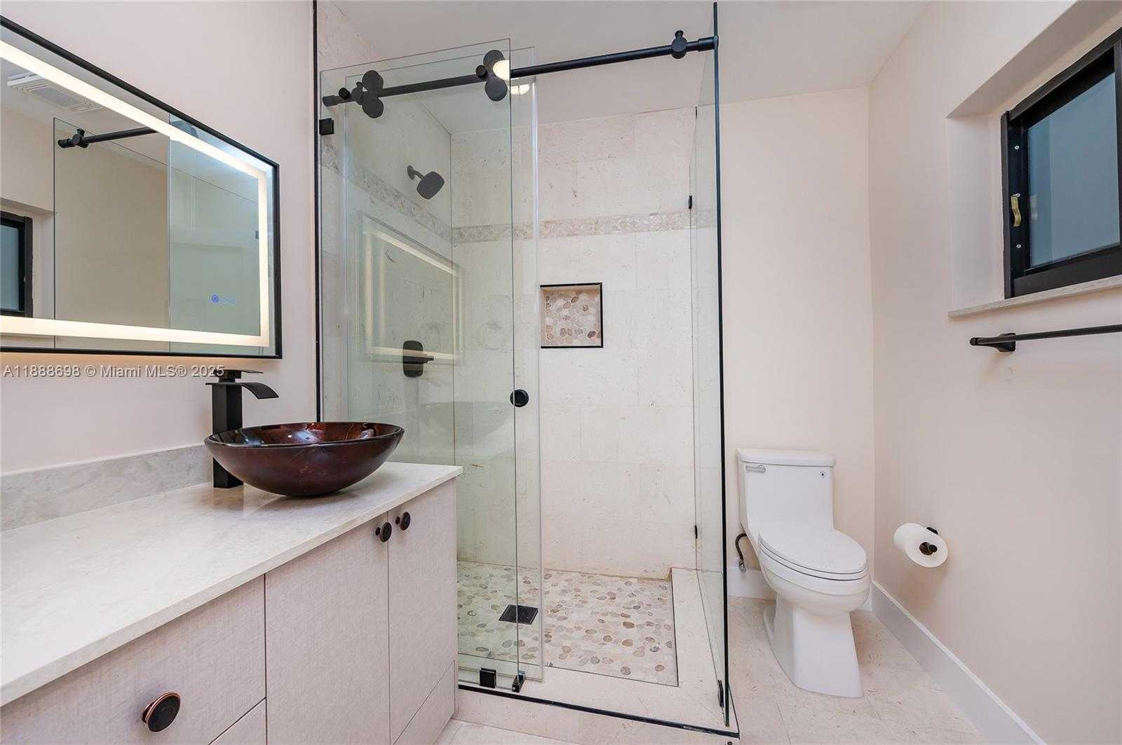 Small Image of 625 MILLER DR, Miami Springs Number 18