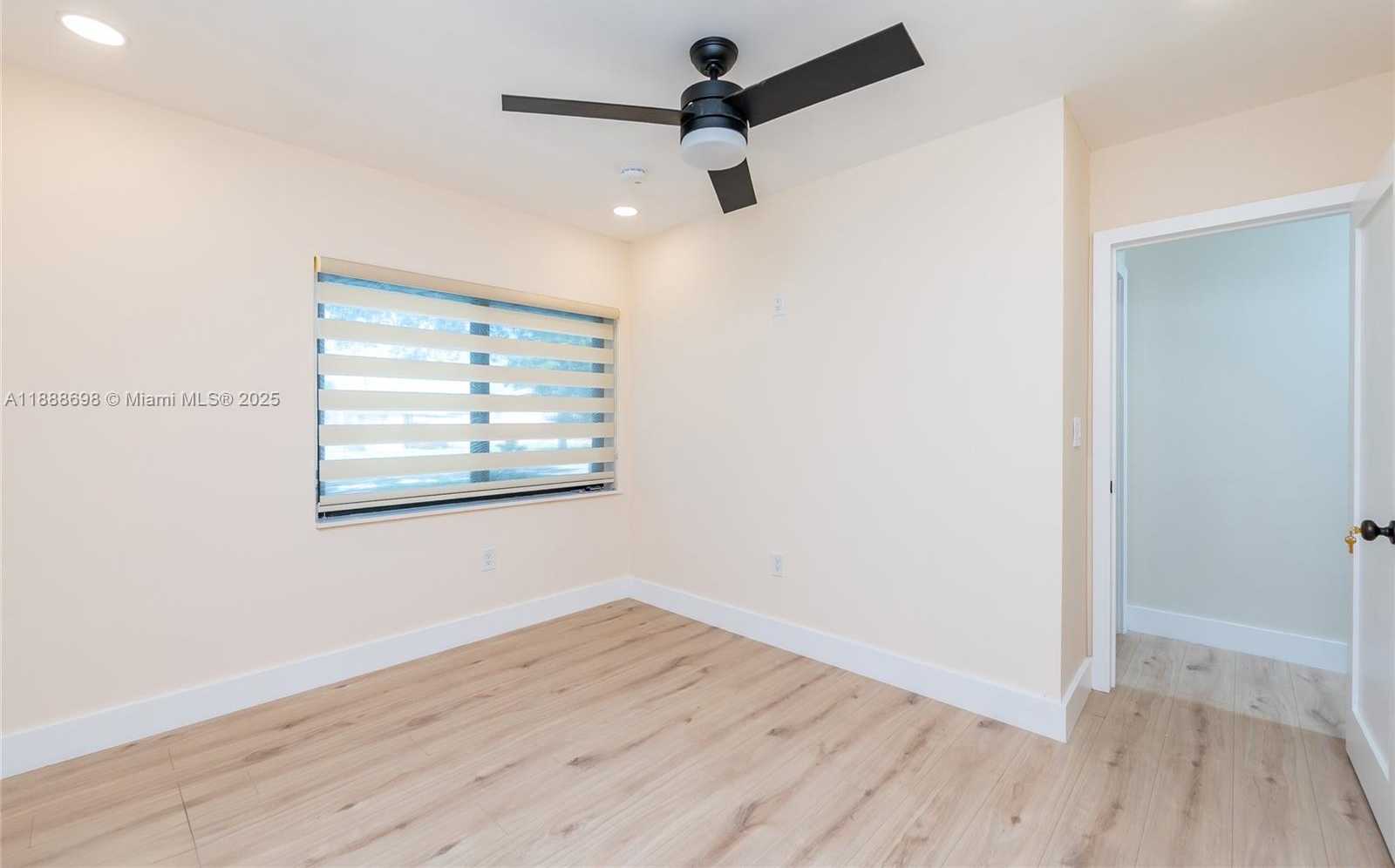 Small Image of 625 MILLER DR, Miami Springs Number 20