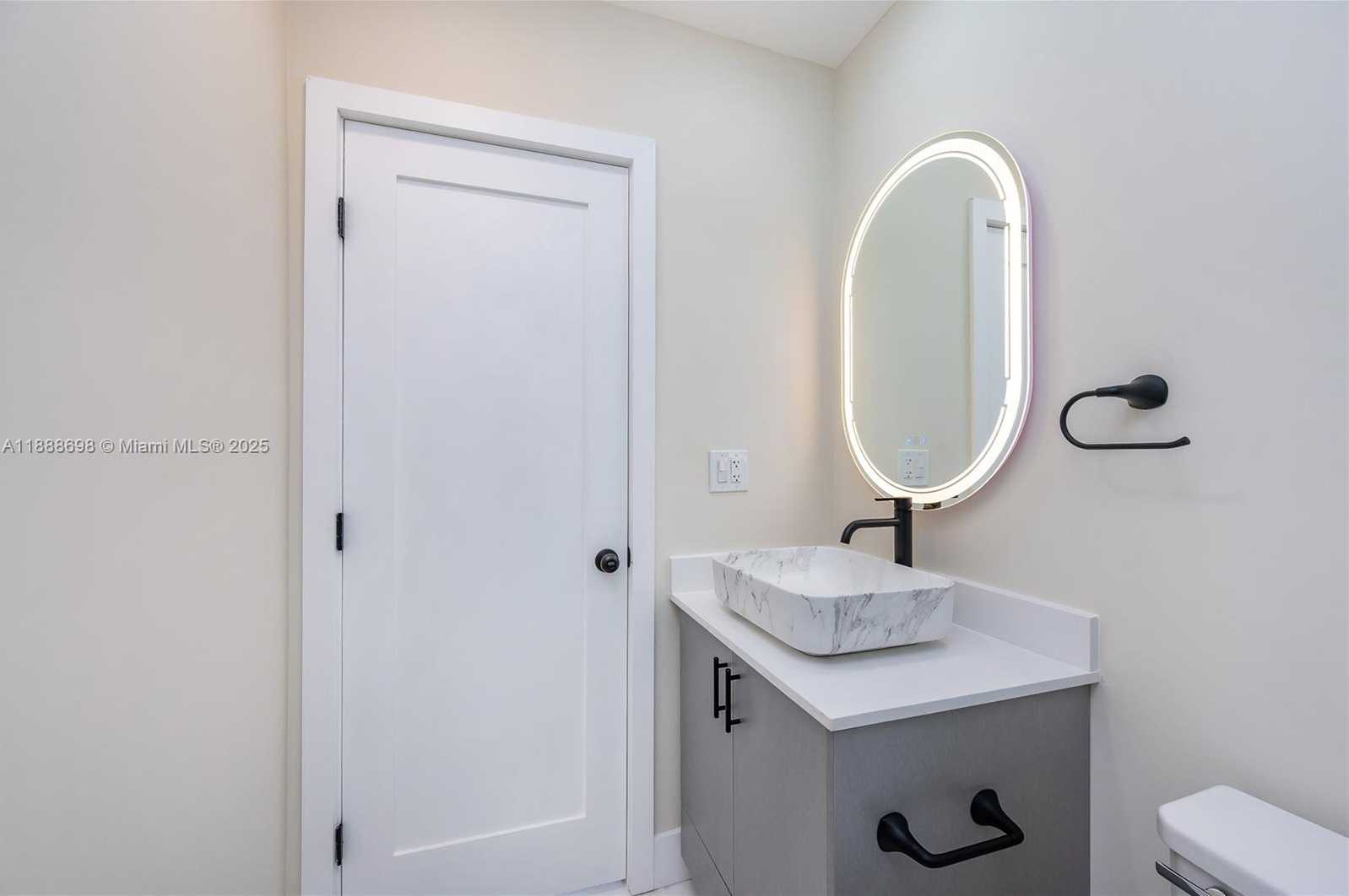 Small Image of 625 MILLER DR, Miami Springs Number 22
