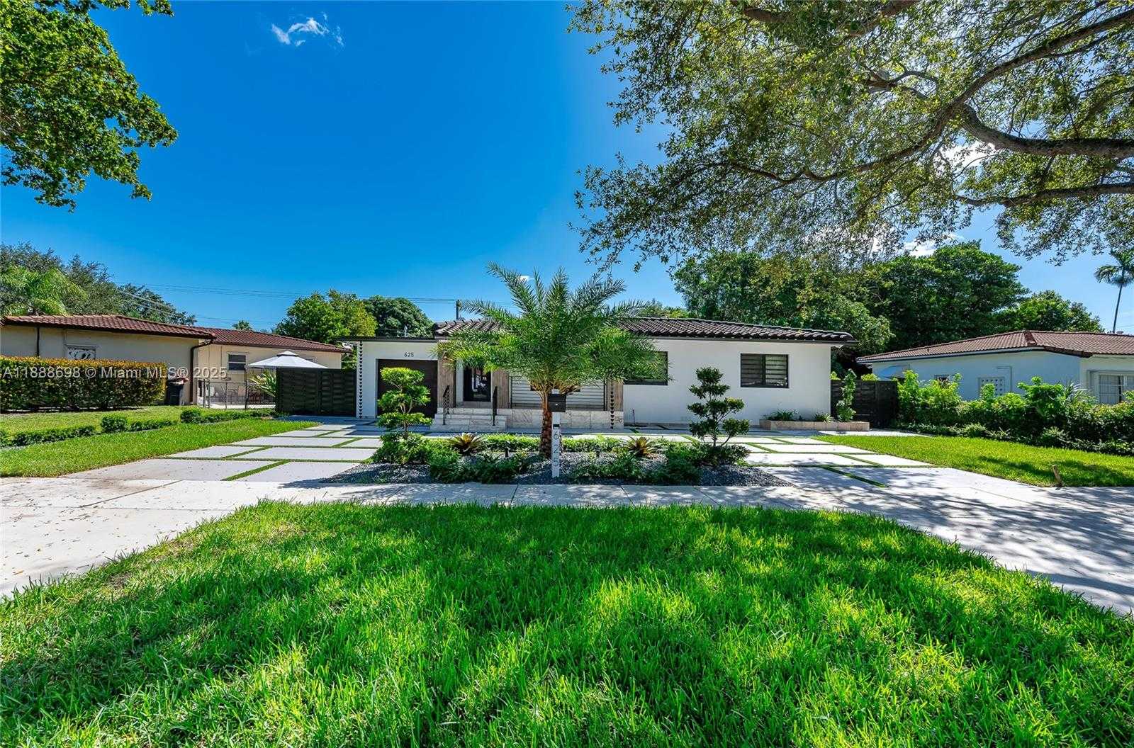 Small Image of 625 MILLER DR, Miami Springs Number 4