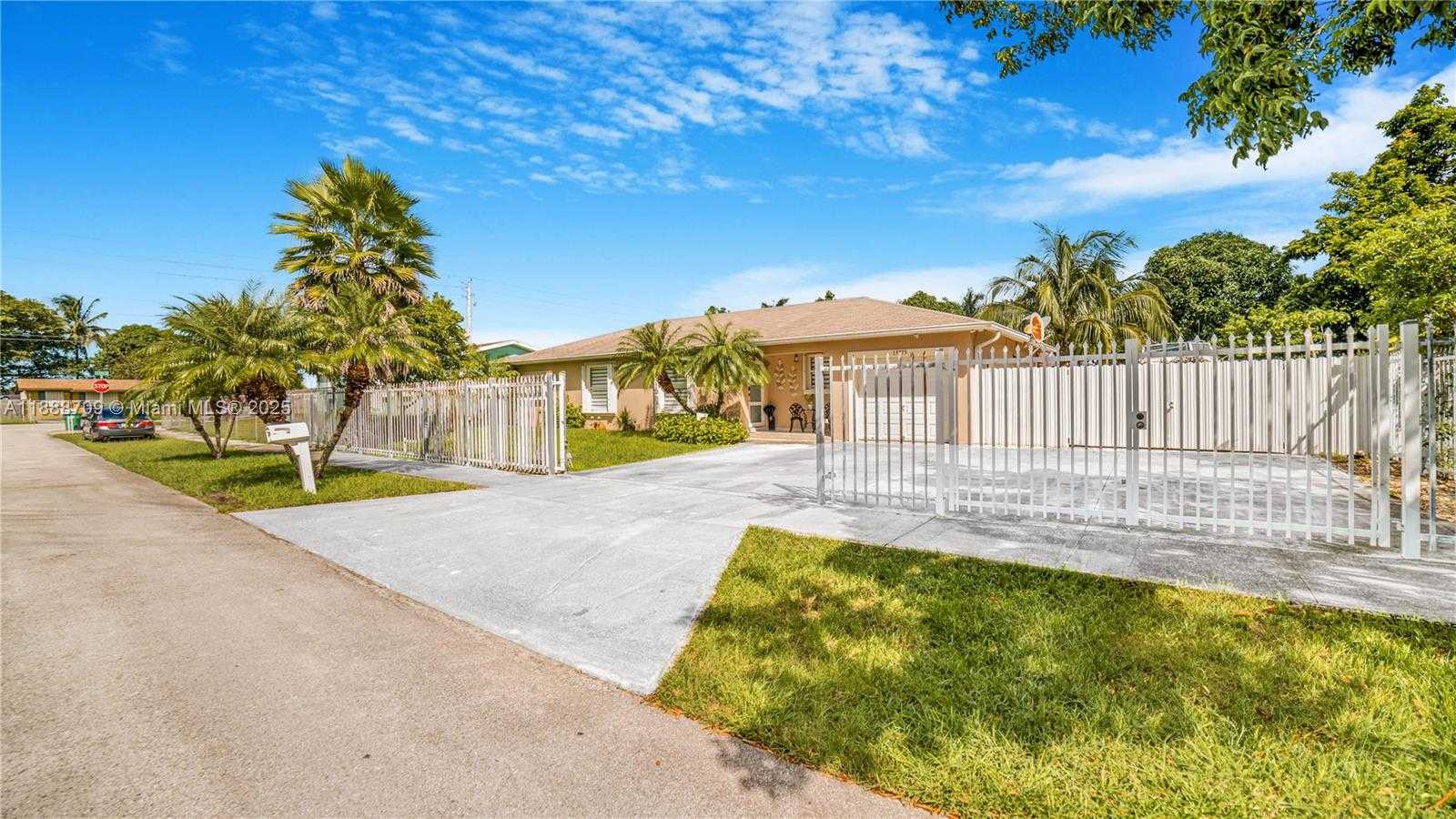 Small Image of 13375 SOUTH WEST 264TH TER, Homestead Number 12