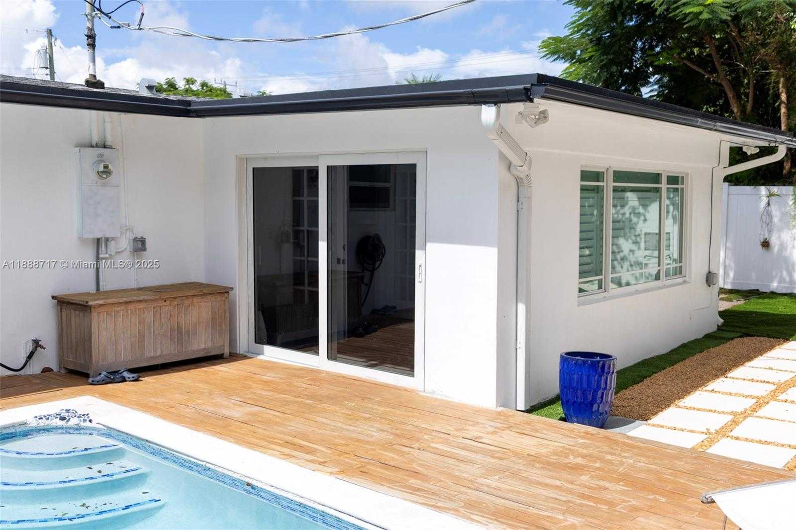 Small Image of 310 NORTH EAST 12TH AVE, Pompano Beach Number 23
