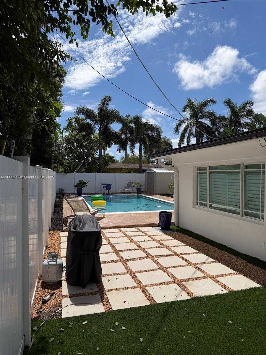 Small Image of 310 NORTH EAST 12TH AVE, Pompano Beach Number 24