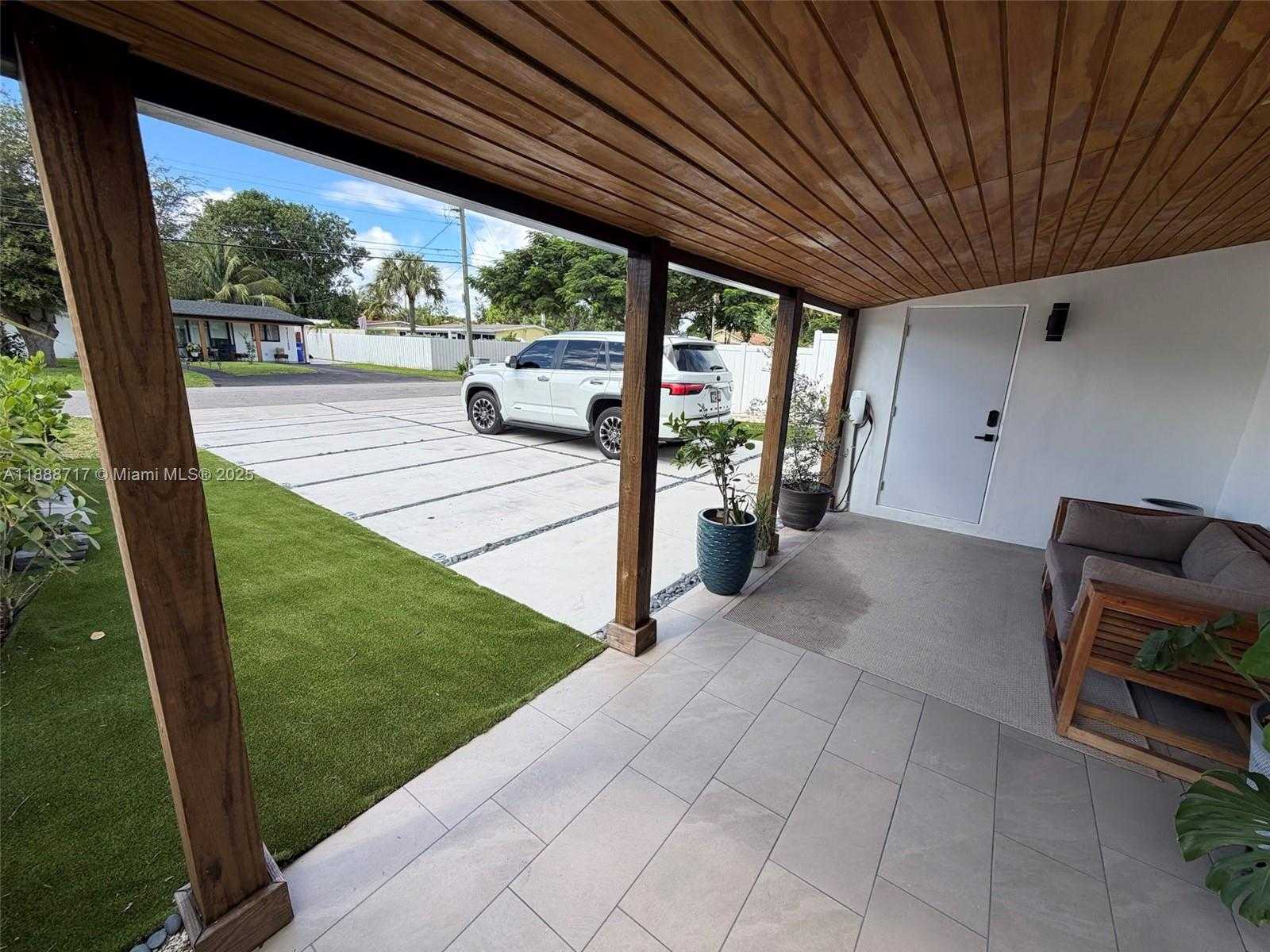 Small Image of 310 NORTH EAST 12TH AVE, Pompano Beach Number 4