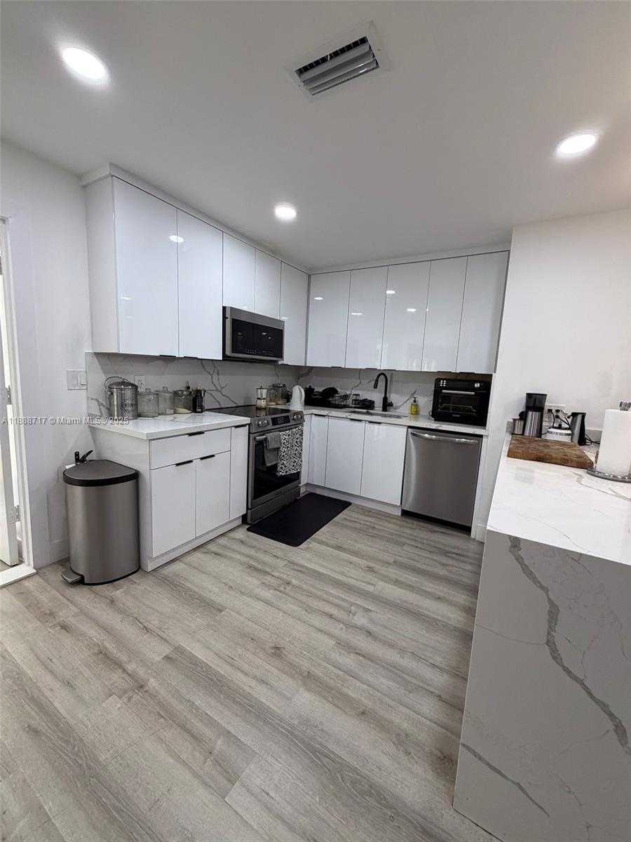 Small Image of 310 NORTH EAST 12TH AVE, Pompano Beach Number 44