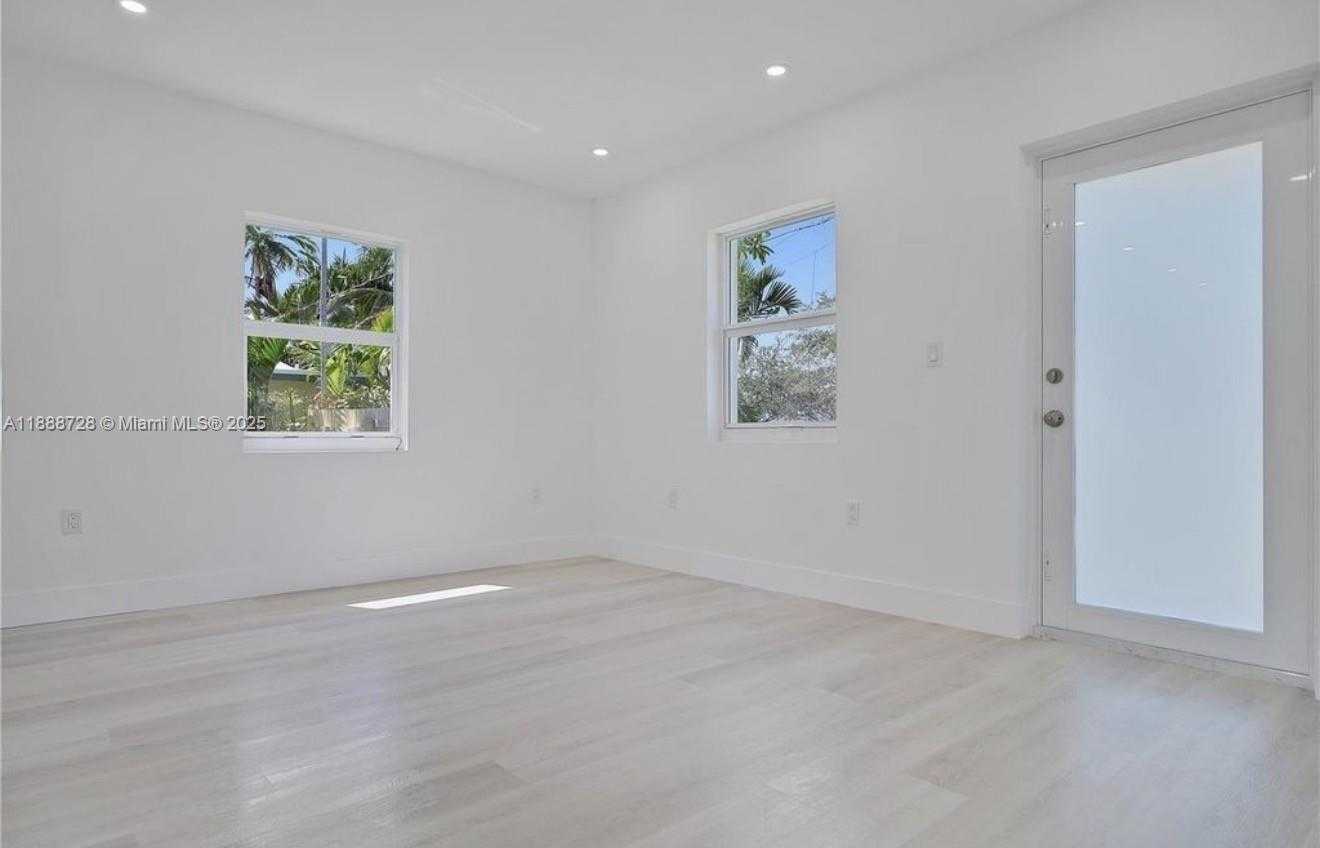Small Image of 9050 SOUTH WEST 156TH ST, Palmetto Bay Number 2