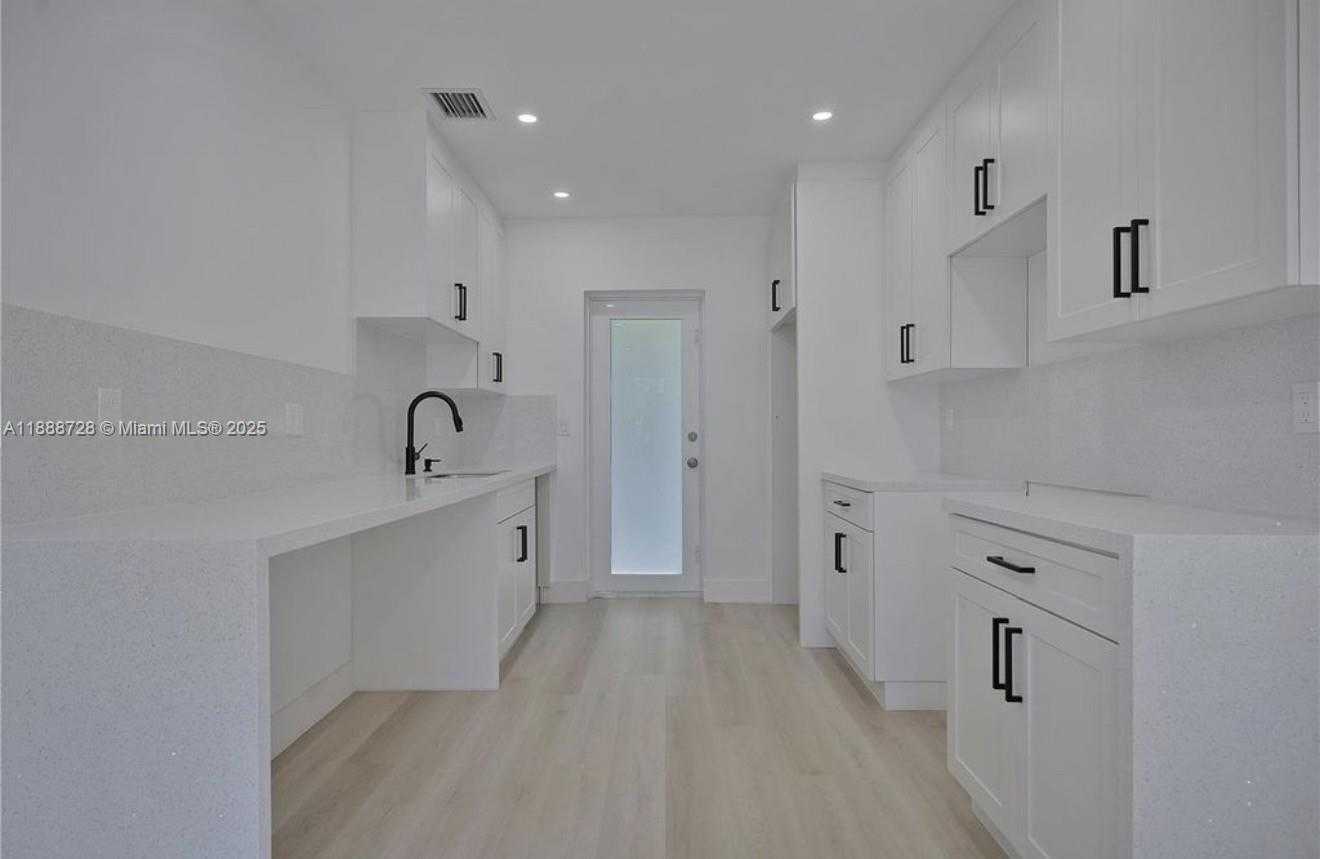 Small Image of 9050 SOUTH WEST 156TH ST, Palmetto Bay Number 5