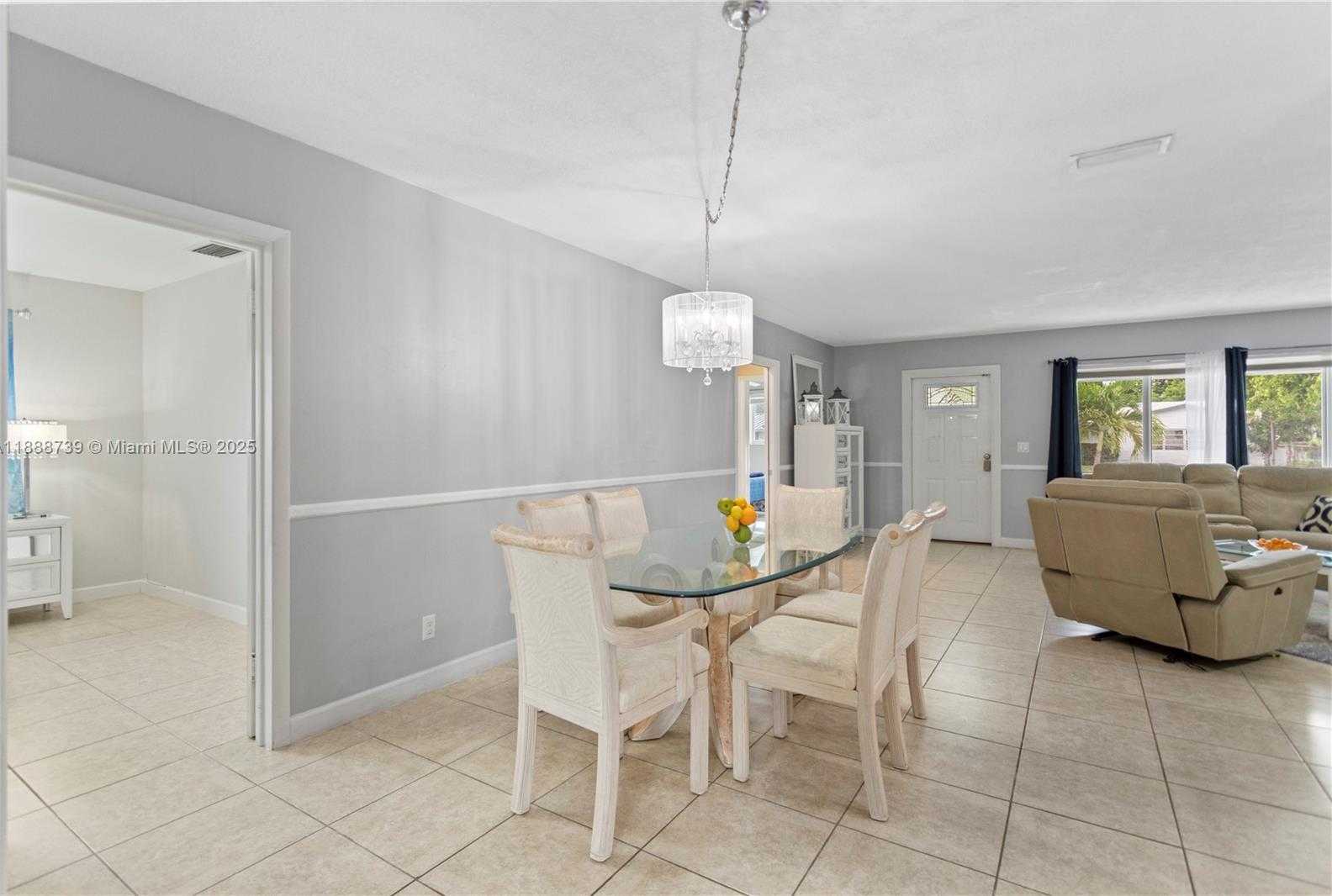 Small Image of 4515 JACKSON ST, Hollywood Number 24