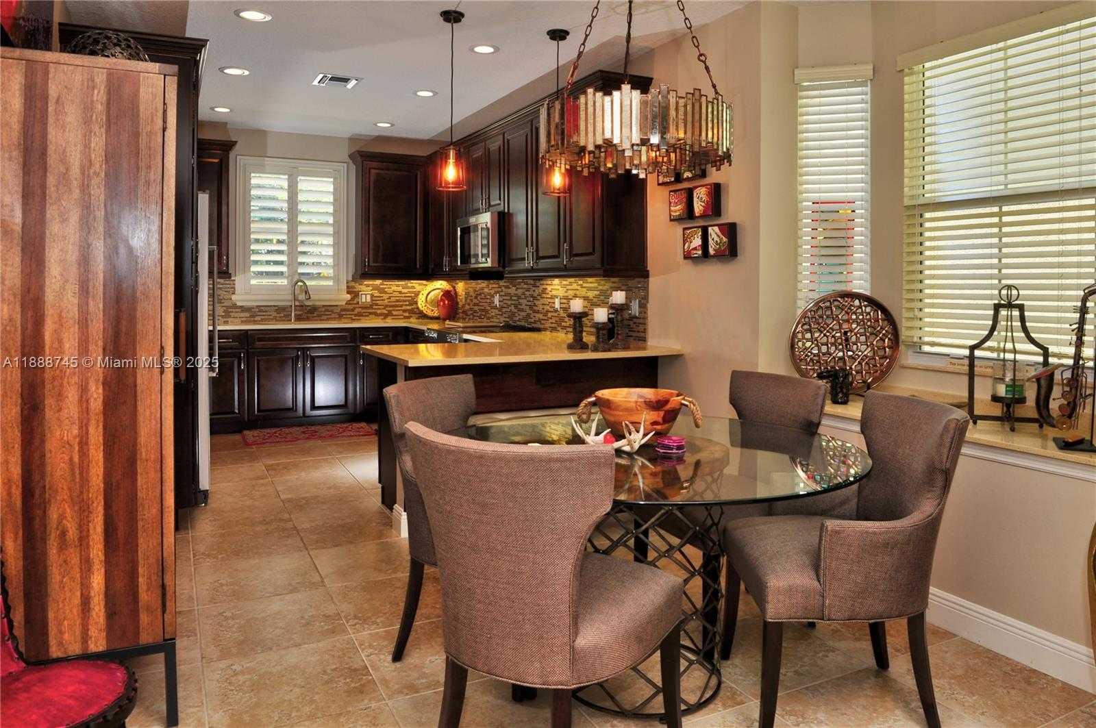 Small Image of 6463 OSPREY LANDING ST, Davie Number 32