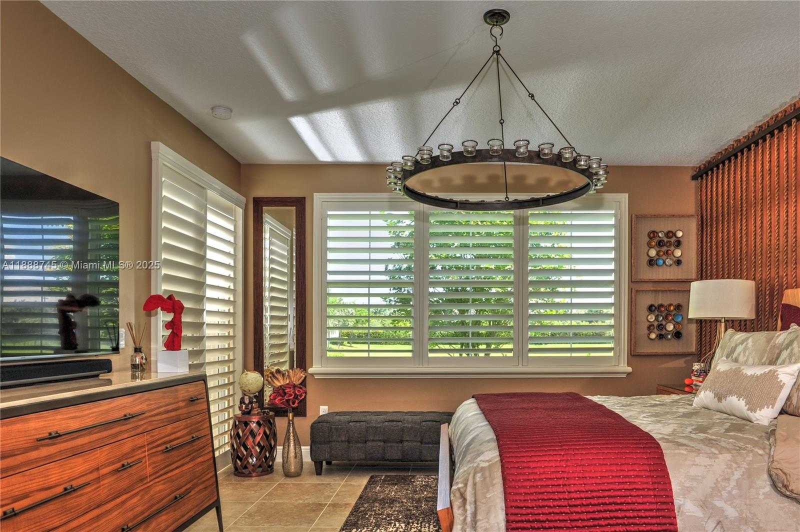 Small Image of 6463 OSPREY LANDING ST, Davie Number 36