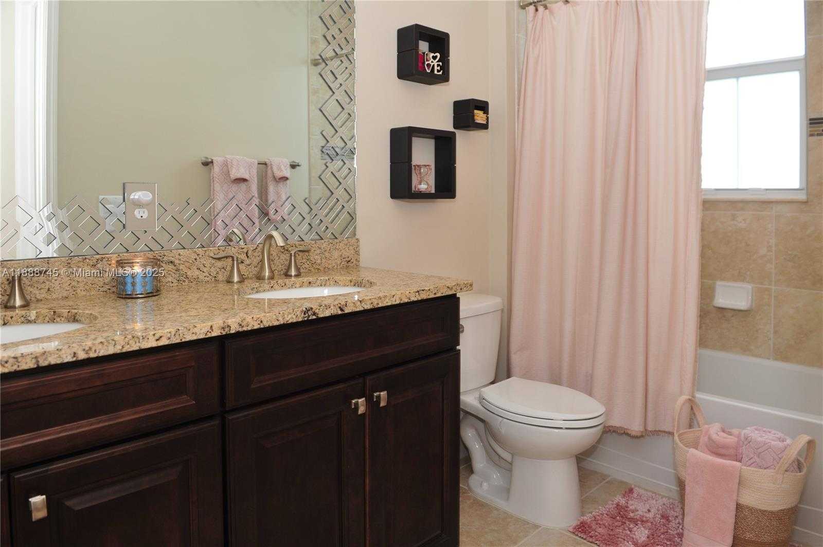 Small Image of 6463 OSPREY LANDING ST, Davie Number 38