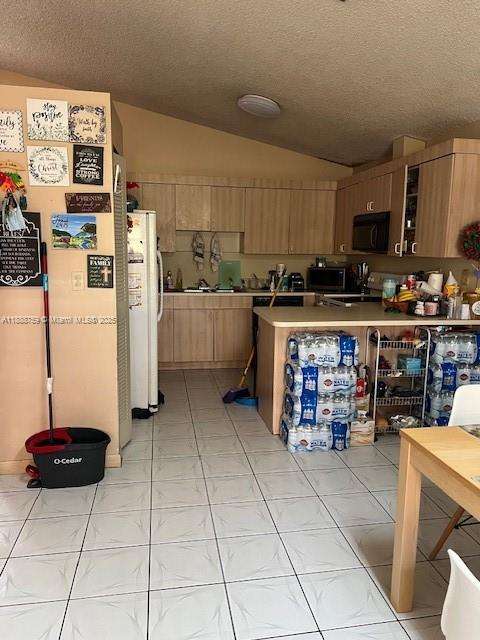 Small Image of 2566 WEST 73RD PL, Hialeah Number 4