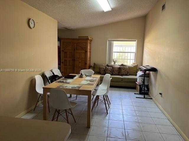 Small Image of 2566 WEST 73RD PL, Hialeah Number 5