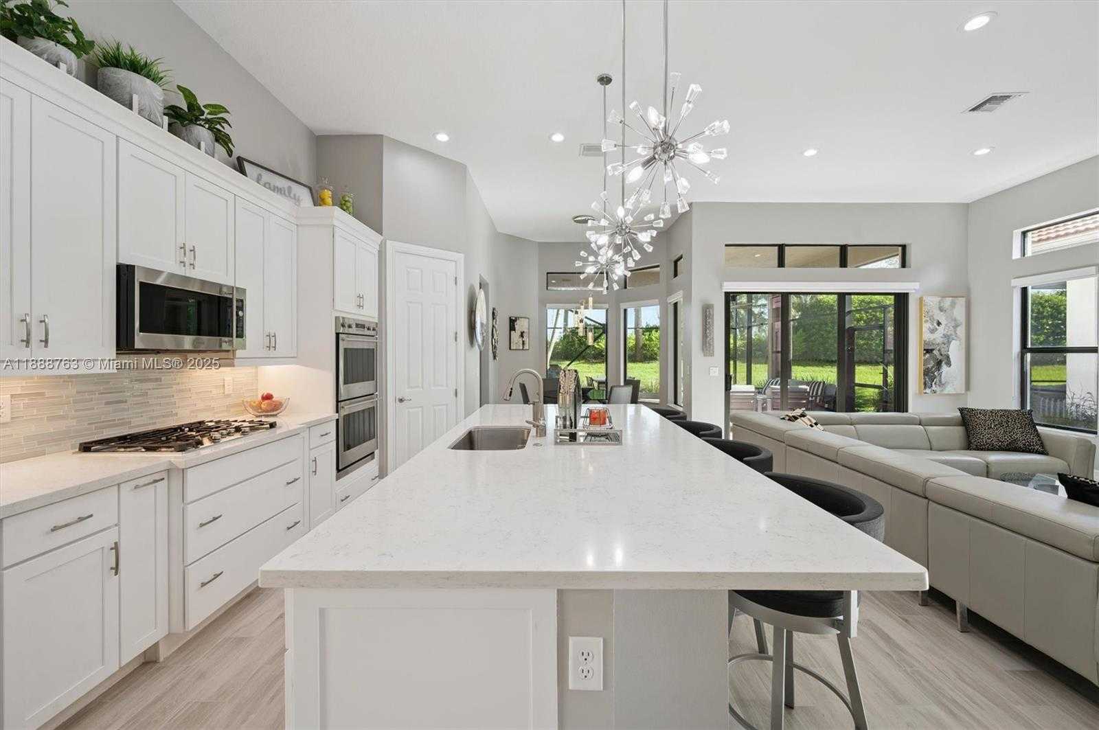 Small Image of 12065 NORTH KALMAR CIR, Parkland Number 14