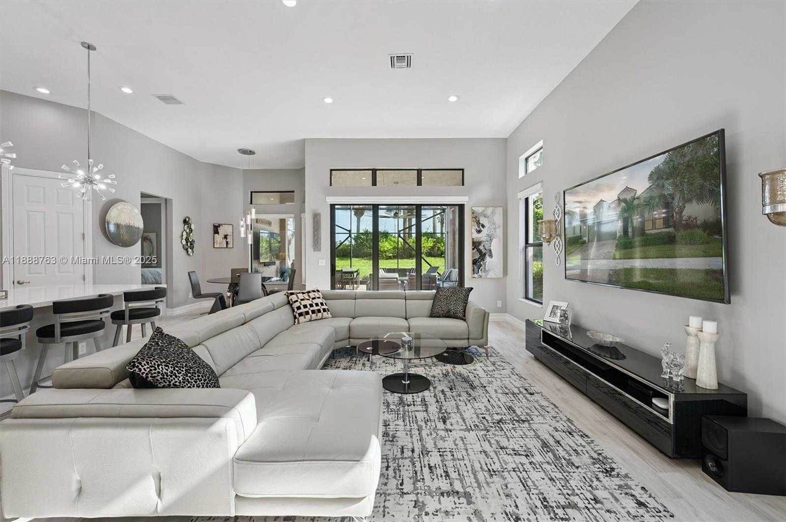 Small Image of 12065 NORTH KALMAR CIR, Parkland Number 15